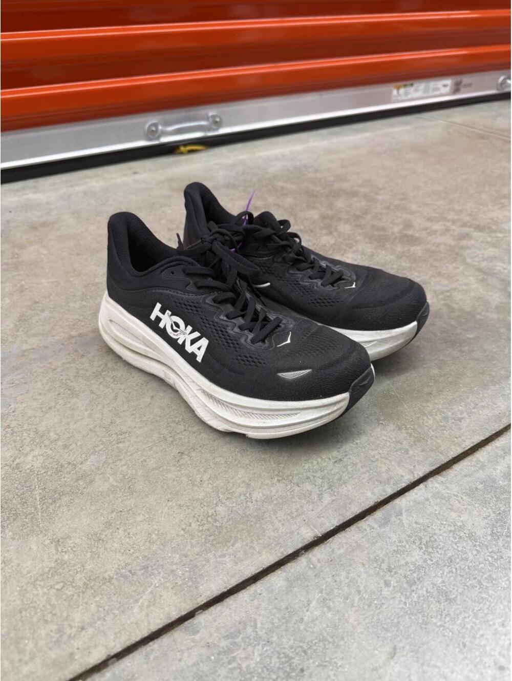 hoka one one bondi 9 x wide black and white running gym shoes size 9 WOMENS